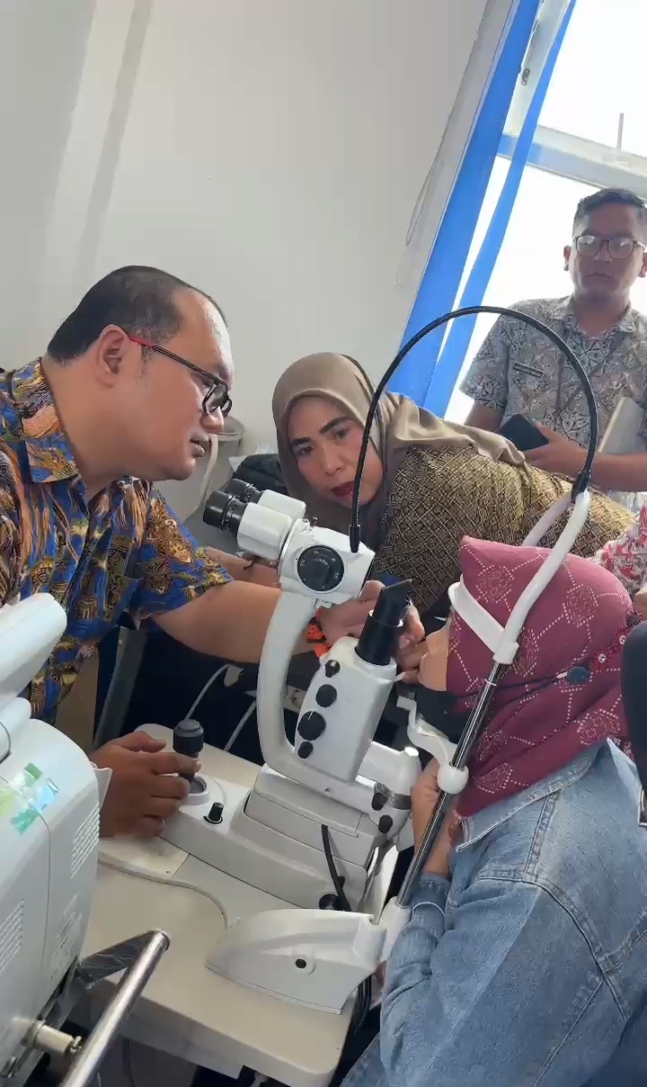 RSUD Porsea Bekerjasama Dengan Dinkes Kab. Toba Dalam Melakukan Bimbingan Teknis Penggunaan Alat Kesehatan Mata